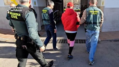 Detenido en Girona por difundir vídeos de violentas agresiones entre menores