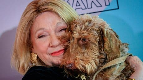 André van Duin treurt om overlijden tv-hond Nhaan: ’Enorm gemis’