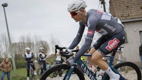Deutscher Radprofi bricht sich beim Giro die Hüfte und den Unterarm