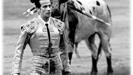 El guiño de Morante al toro 'blanco' de Osborne en el festival de Antoñete y el "no" de Roca Rey para sustituir a Cayetano en Santander