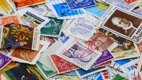 Briefmarken-Fehler: Diese Praktik könnte Sie teuer zu stehen kommen