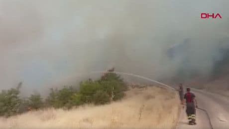 Şırnak'ta korkutan örtü yangını