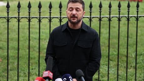 Zelenski descarta viajar a Moscú y dice que Putin "puede ir a Kiev"