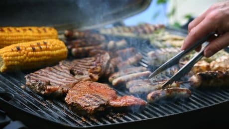 JUST COOKING bei BILDplay streamen - Genießen Sie das perfekte BBQ-Erlebnis im Juni