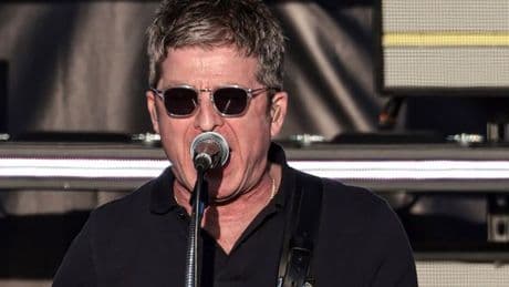 Noel Gallagher takes brutal swipe at Royal Family during Oasis hometown show