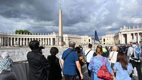 DIRECT. Mort du pape François : fermeture du cercueil, conclave… Suivez cette journée