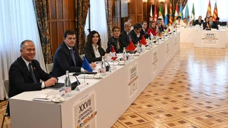 Los barones del PP amenazan con abandonar la conferencia de presidentes si se habla catalán o euskera
