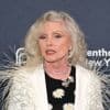 Debbie Harry over de hoogdagen van Blondie: “In ruil voor cocaïne haalde David Bowie z’n jongeheer boven”