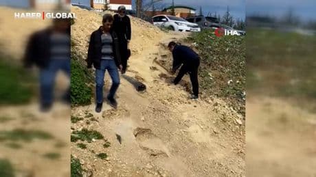 Yola tepki videosu çekerken biri daha düştü