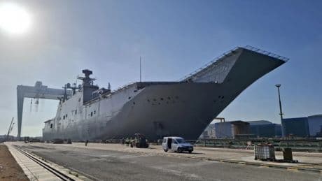 La Armada, sin su buque insignia: el Juan Carlos I entra en el astillero de Navantia y estará seis meses en dique seco
