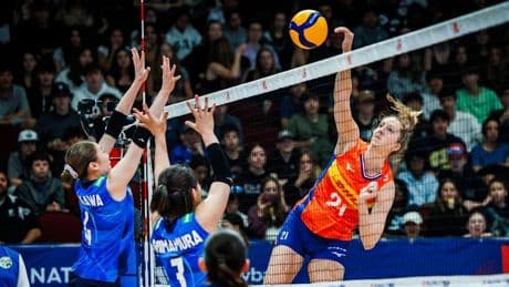Verjongde volleybalploeg begint Nations League met kansloze nederlaag tegen Japan