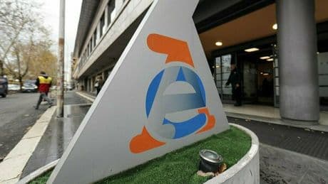 Fisco, la tregua di agosto: stop ai pagamenti e l'invio di avvisi dall'Agenzia delle Entrate. Come funziona