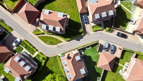UK estate agents warn AI undervalues homes, risking seller losses