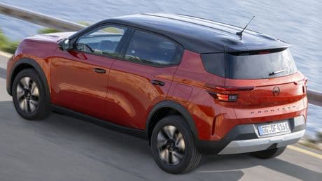 Frontera Electric, arriva l'Extended Range. Suv Opel ha una batteria da 54 kWh e 408 km di autonomia