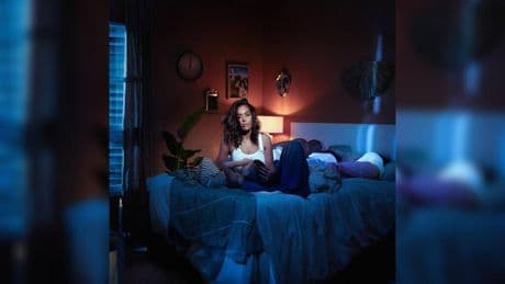 «Minuit une»: Amel Bent veilleuse de nuit