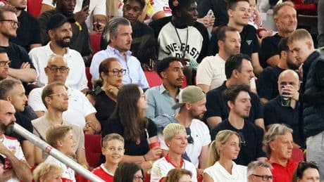 Frust-Pizza nach Abpfiff - Neuzugang Tomas sieht VfB-Pleite im Stadion
