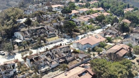 İzmir'de acı manzara! Yangında 85 ev küle döndü