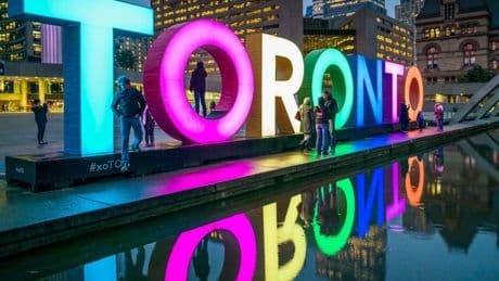 I was born and raised in Toronto. Here are the 8 mistakes I always see tourists make when they visit.