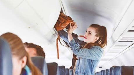Vakantiegangers gek van wirwar aan regels en kosten voor handbagage in vliegtuig: ’Mensen snappen er niets meer van’