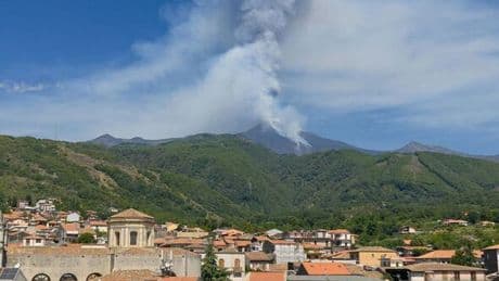 Mount Etna eruption update as experts explain multiple health risks