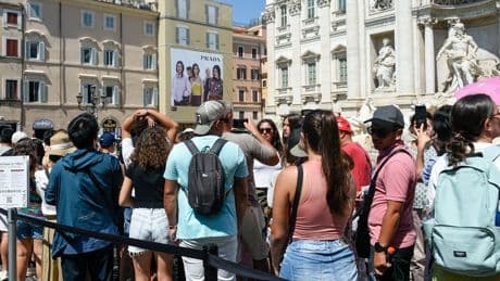 Turismo, gli arrivi dall’estero hanno salvato il Ferragosto