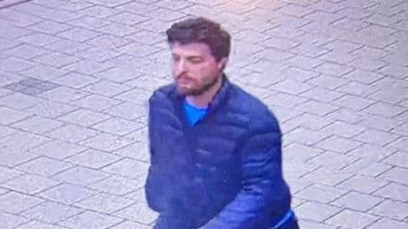 Polizei sucht diesen Mann - Er trat einem Jungen (11) gegen den Kopf