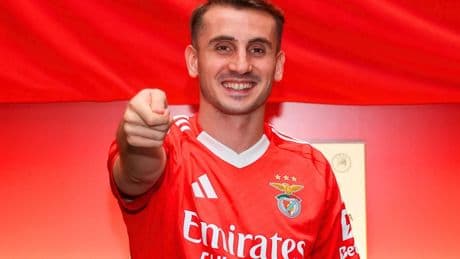 Fabrizio Romano: Fenerbahçe ile Benfica arasında Kerem Aktürkoğlu görüşmeleri sürüyor