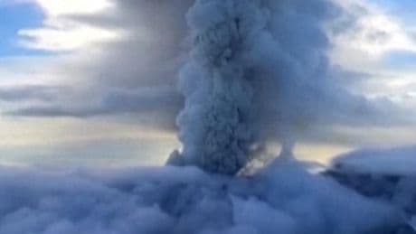 VIDÉO | Russie : le volcan Kracheninnikov se réveille pour la première fois en plus de 450 ans