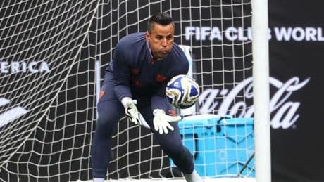 Avec 1 391 matchs joués, le Brésilien Fabio devient le joueur le plus capé de l’histoire du football