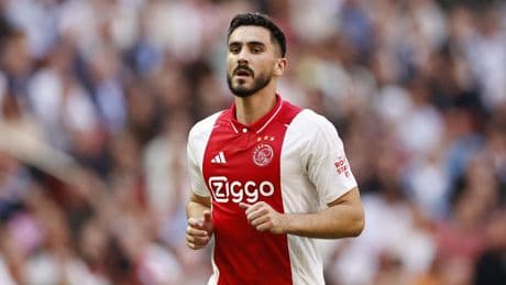 Tegenvaller voor Ajax: Amsterdammers voorlopig zonder Josip Sutalo