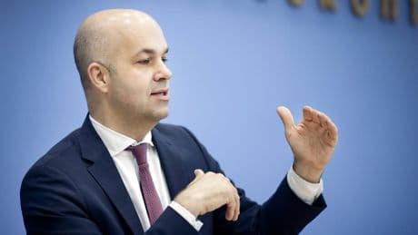 DIW-Chef Fratzscher für Rentner-Pflichtjahr – notfalls auch in Verteidigung