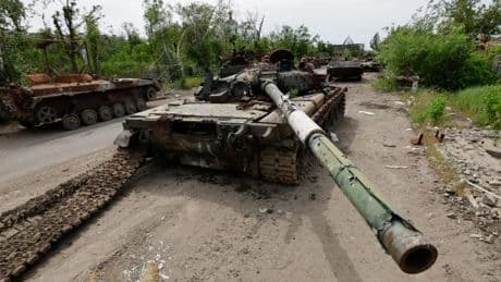 Russland zieht laut Selenskyj 50.000 Soldaten an der Front zusammen – Ukraine startet Gegenmaßnahmen