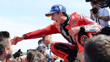 Marc Márquez custodia su trono en Aragón con su octava victoria en el circuito y protagoniza otro doblete junto a su hermano Álex