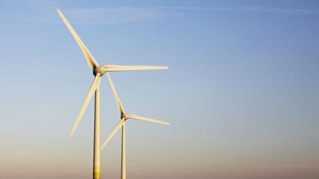 Atomkraft vs. Solar und Wind: Was schneidet bei den Anschaffungskosten besser ab