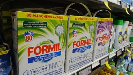 Waschmittel im Test: Pulver reinigt besser als Waschblätter und Pods