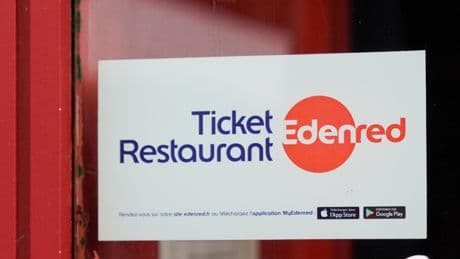 Titres-restaurant : «Libérez complètement le plafond pour les restaurants», plaide un représentant de la profession