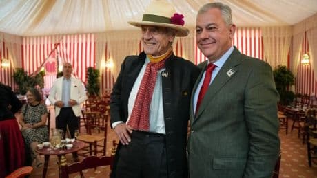 Jeremy Irons cumple con su promesa de conocer la Feria de Abril de Sevilla: &quot;Es un privilegio&quot;