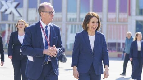Labour local government leader backs Starmer ‘without emerging alternative’