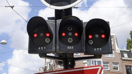 Dit betekenen de signalen van verkeerslicht voor bussen en trams