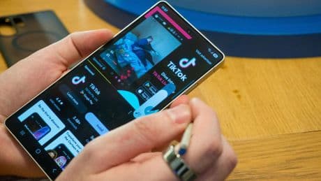 Samsung Launches Aggressive New Galaxy S25 Offer Before iPhone 17 Launch