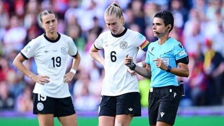 Deutsche und Dänen sauer - Großer Schiri-Ärger nach Viertelfinal-Einzug
