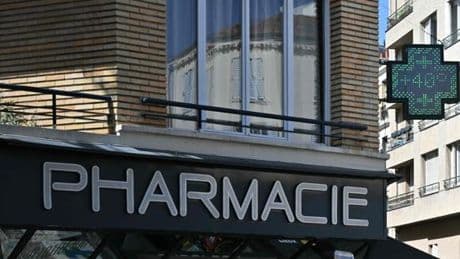 Jugé dangereux comme additif alimentaire, le dioxyde de titane pourrait rester autorisé dans les médicaments