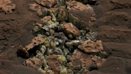 La NASA descubre una sorpresa al romper por accidente una roca en Marte
