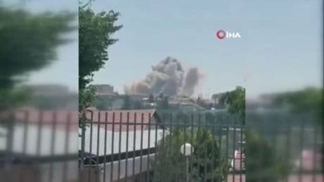 İran'ın İsrail'in Aşdod kentini vurduğu anlar kamerada