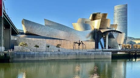 Desalojado el Museo Guggenheim Bilbao por el hallazgo de un objeto sospechoso