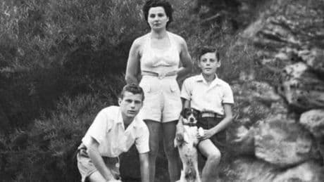 Giorgio Armani e la morte del fratello minore Sergio. Quando lo stilista raccontò: «Eravamo uniti ma diversi, lui era più bello di me»