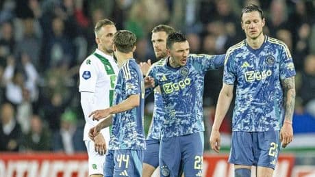 Uit deze knotsgekke Eredivisie-ontknopingen kan Ajax hoop putten