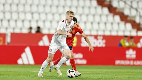 AZ haalt vleugelaanvaller Isak Jensen (21) met ’bijzonder wapen’