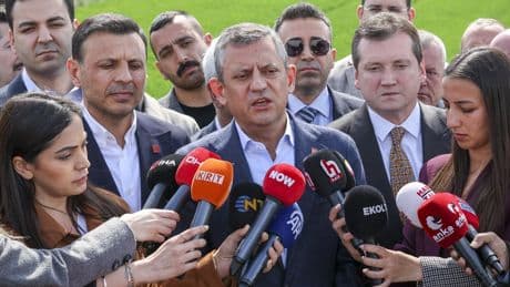 Özgür Özel, Ekrem İmamoğlu'nu ziyaret etti: Gündem kurultay davası