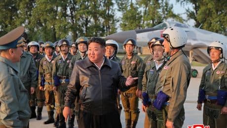 Kim Jon-un purga a cuatro oficiales tras la chapucera botadura del destructor más poderoso de Corea del Norte